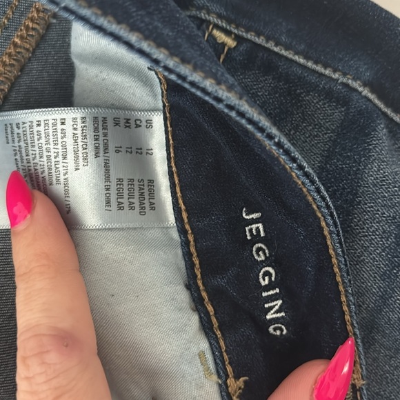 Women's Blue Jeans - Picture 3 of 3